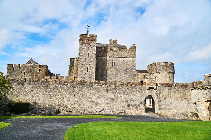 cahir castle