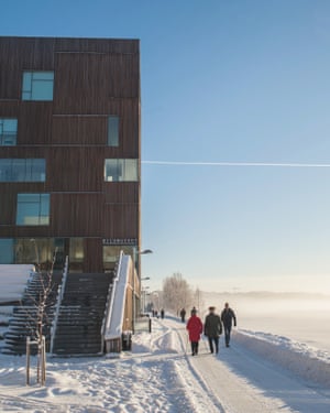 The larch facade of the Bildmuseet art museum.