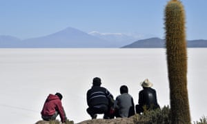 Salar de Uyuni and cactus