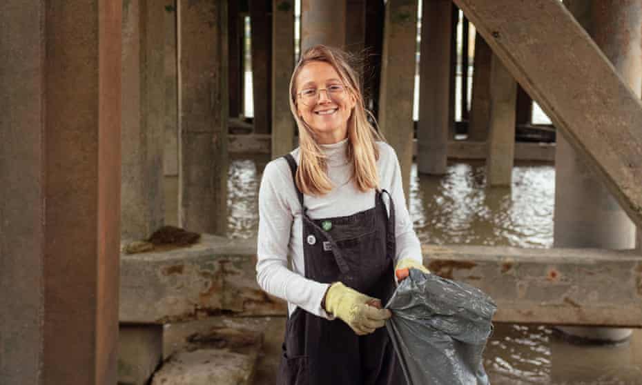 Flora Blathwayt on a beach clean by the Thames