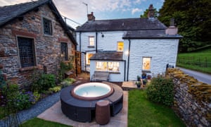 hot tub outside cottage