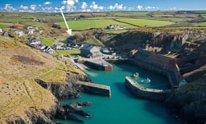 Porthgain harbour with arrow pointing to Ty Jac