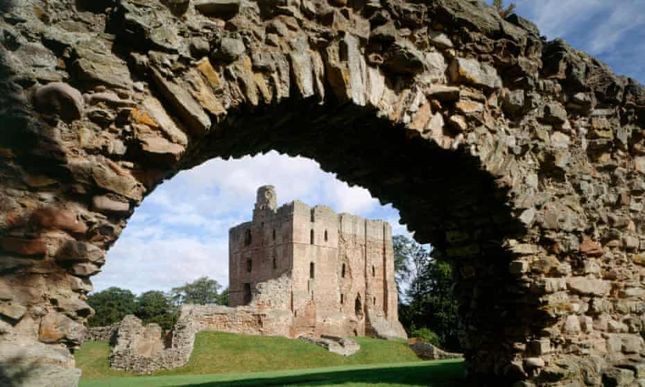 Ruins seen through ruined arch