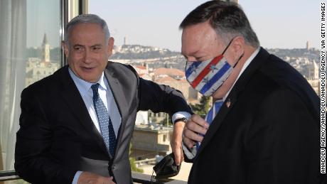 Netanyahu and former US Secretary of State Mike Pompeo in November.