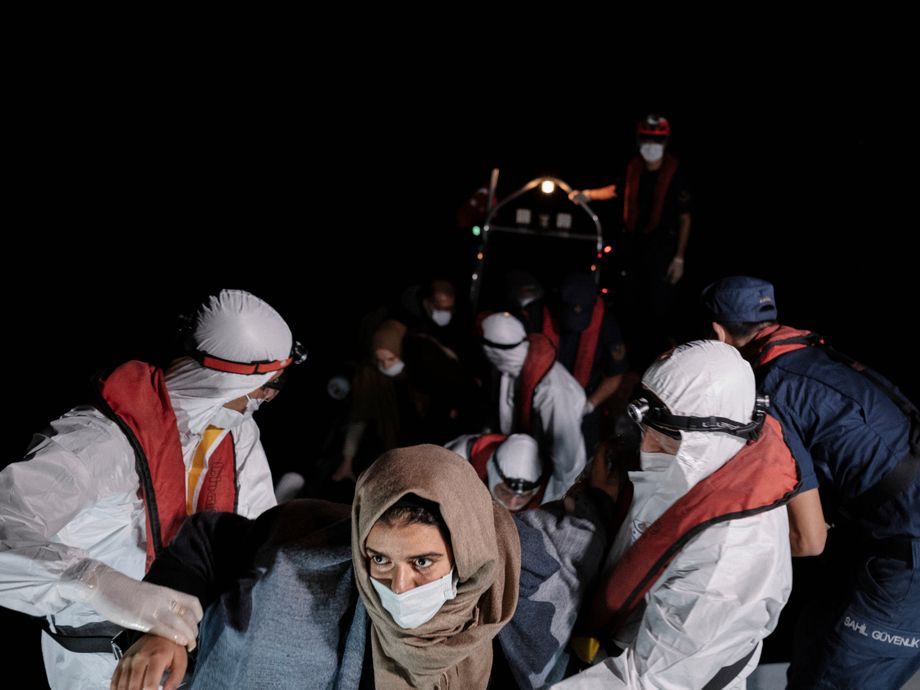 Refugees in the Aegean Sea: Rescued in the middle of the night