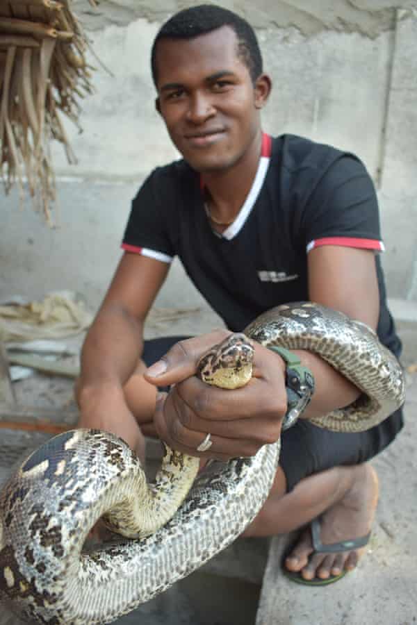 Mobylettewith his pet snake