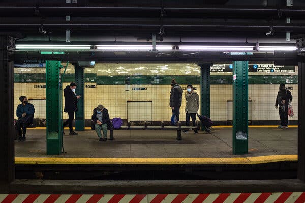 A Manhattan subway station before it closed for the night last month. Starting on Monday, the subway system will close from 2 to 4 a.m., instead of the current daily closure of 1 to 5 a.m.