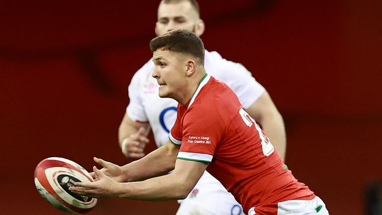 Callum Sheedy kicked three penalties in nine second-half minutes for Wales against England