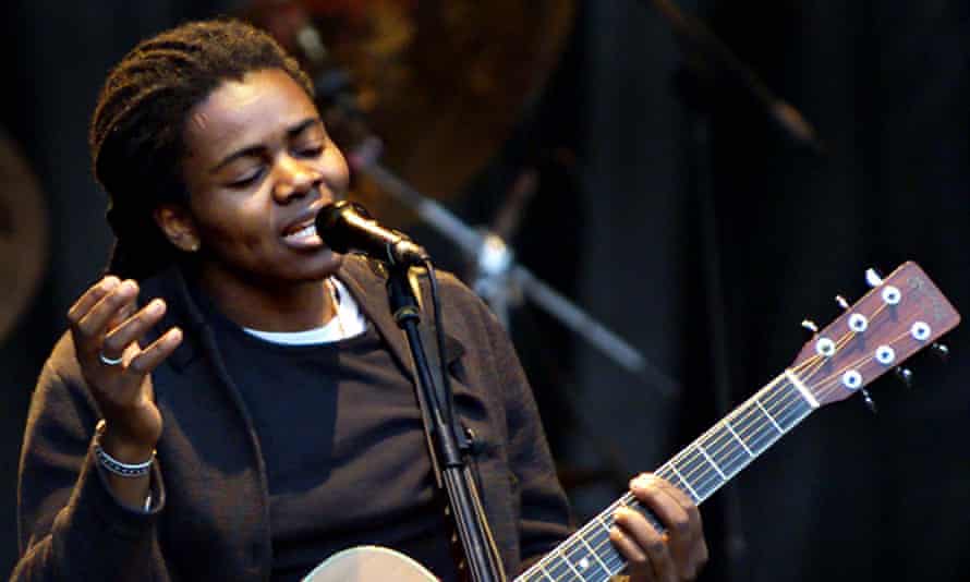 Tracy Chapman performing in Dublin in 2000.