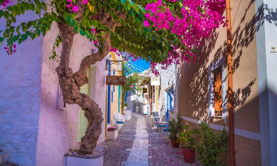 The paved, narrow streets of Syros