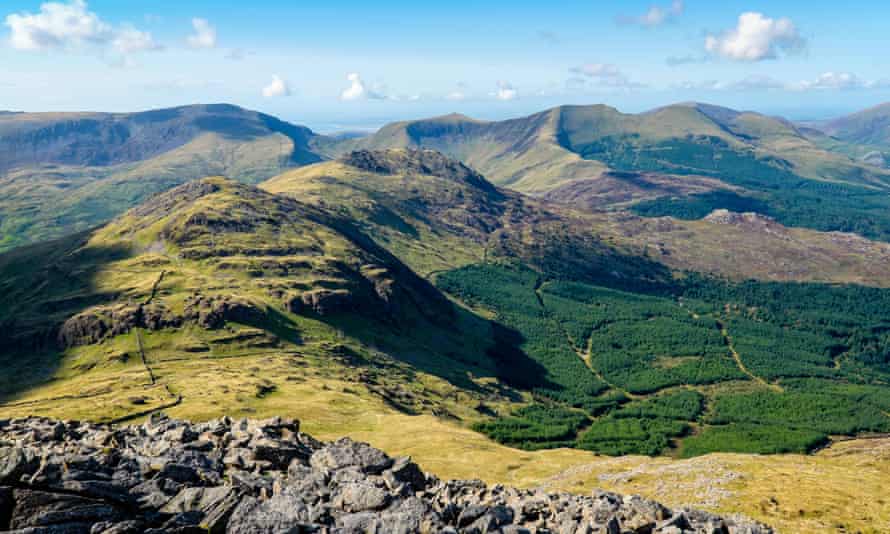 The Nantle Ridge, Snowdonia seen from Moel Hebog to the south. Snowdonia, North Wales, UK