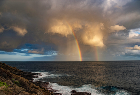  A vertical rainbow, or KÄhili over Hawaii