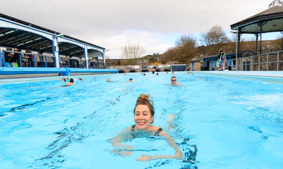 A woman swims at Hathersage outdoor swimming pool