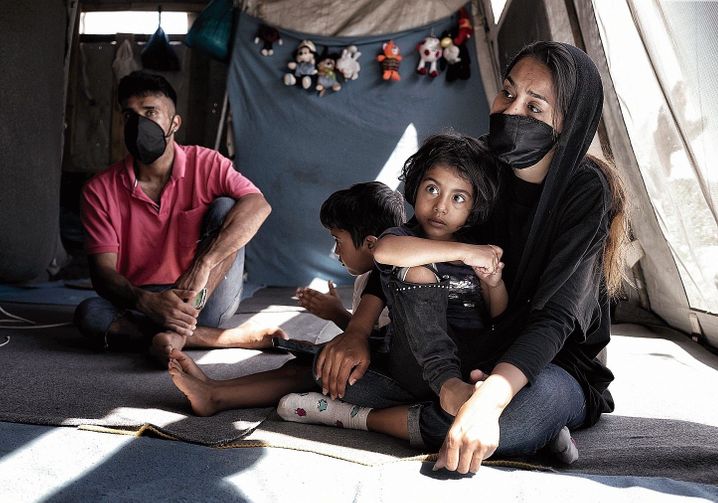 Rahela with her husband and children: Her brother Nasir has made it to Germany.