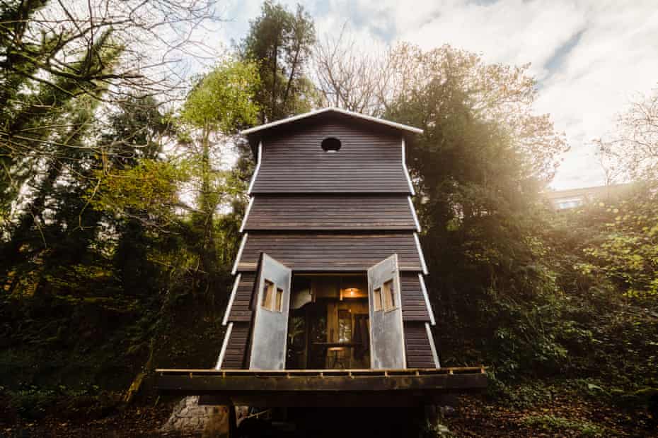 Exterior view on a sunny day of Humble Bee cabin, Okehampton, Devon, UK