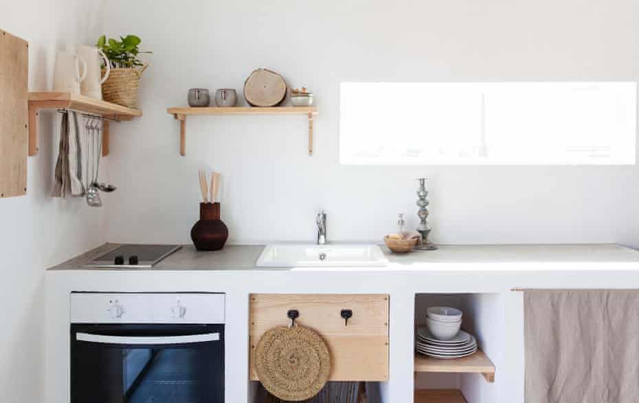 Guest kitchen at Cucumbi, Portugal