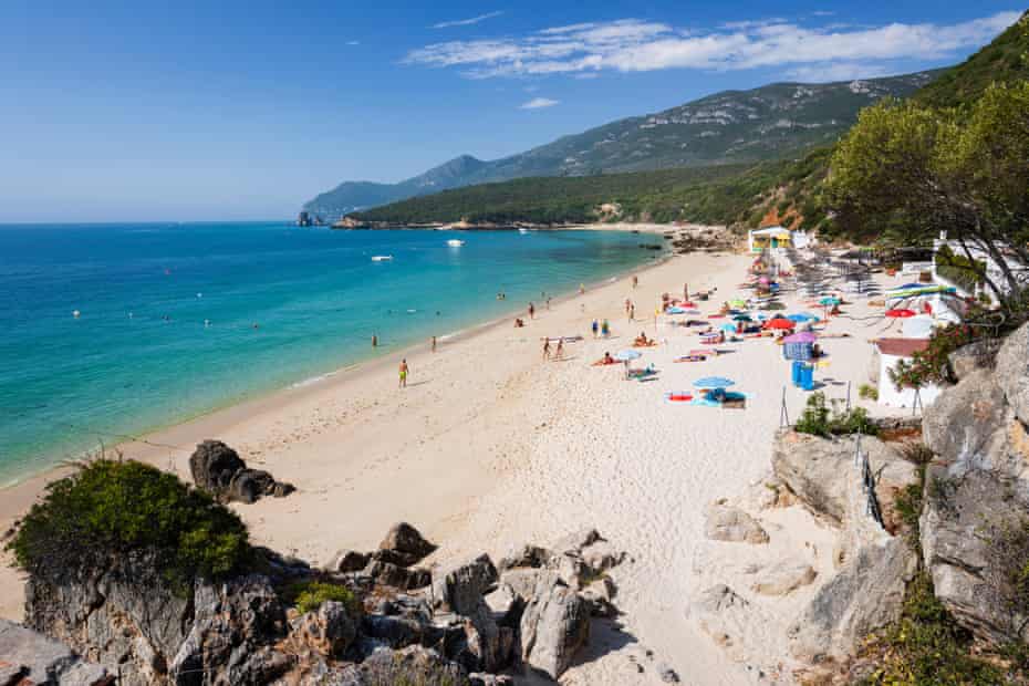 Galapos beach in the Arrábida natural park.