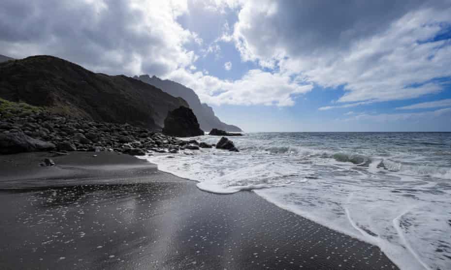 Black sand beach at Vallehermoso, La Gomera,