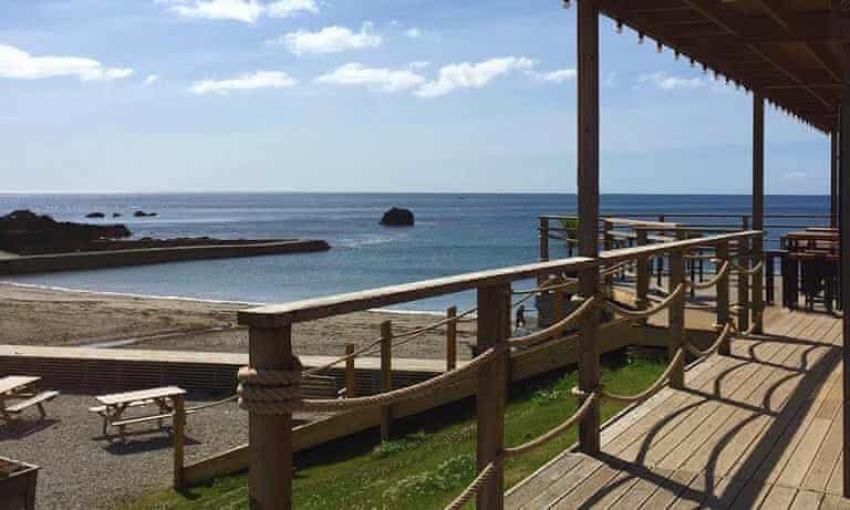 millendreath beach bar with beach and sea