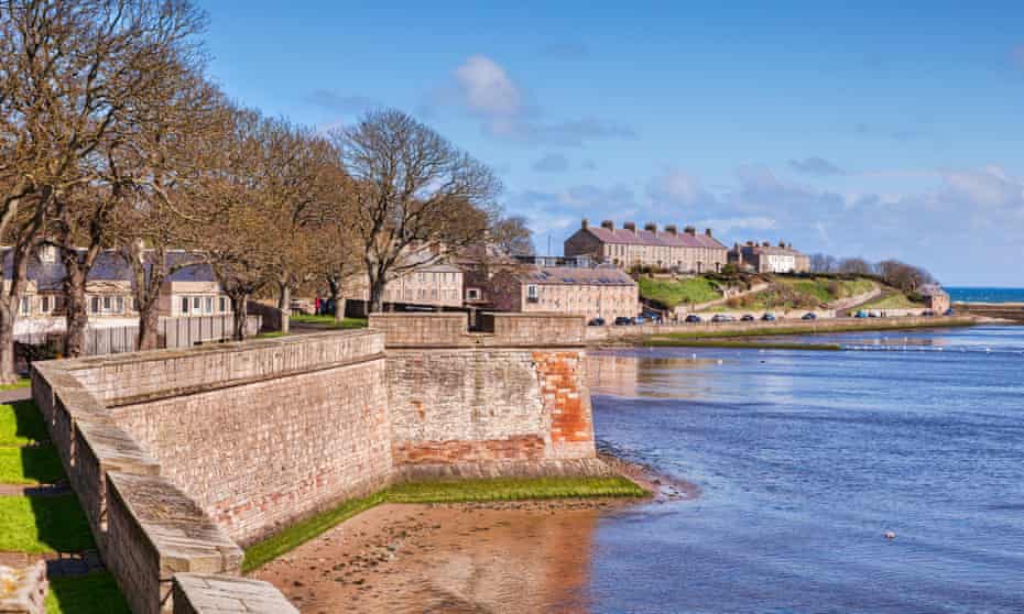 The Elizabethan town wall at Berwick-upon-Tweed.