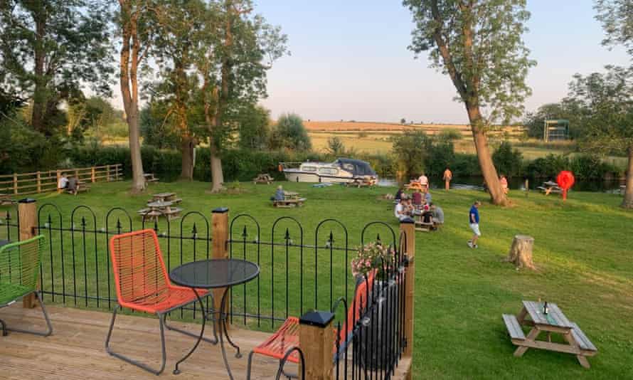 Pub on river nene