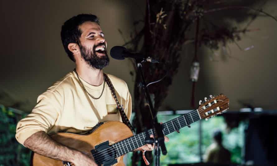 Singer-songwriter Nick Mulvey.