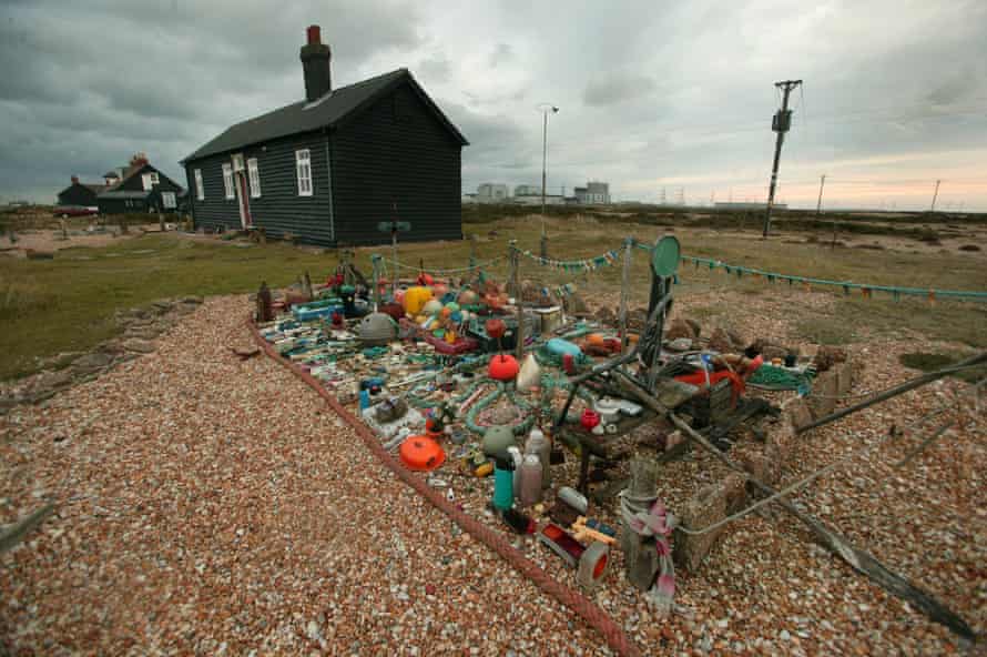 A cabin at Dungeness, its garden decorated with found objects.