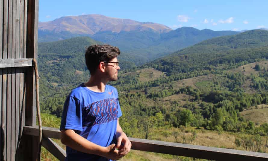 Bison tracking in Romania’s southern Carpathians Stuart at Wildlife Observatory 3