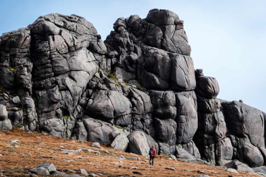 Graeme Marshall on the way to Leabaidh an Daimh Bhuidhe - The summit of Ben Avon in Cairngorms