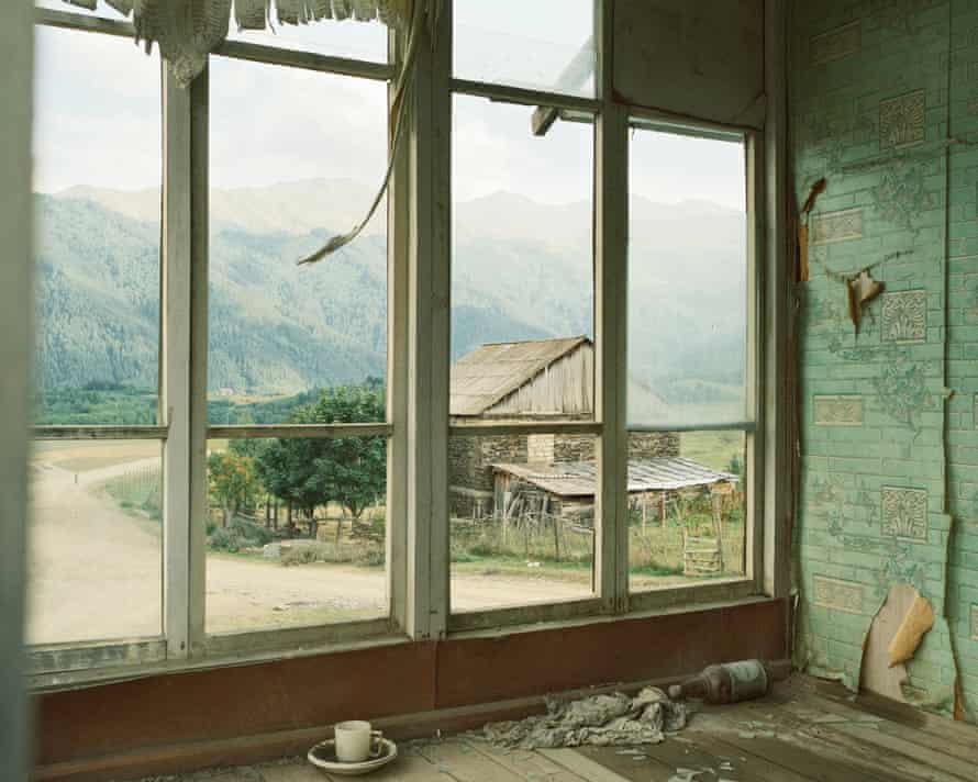 An abandoned house in lower Omalo