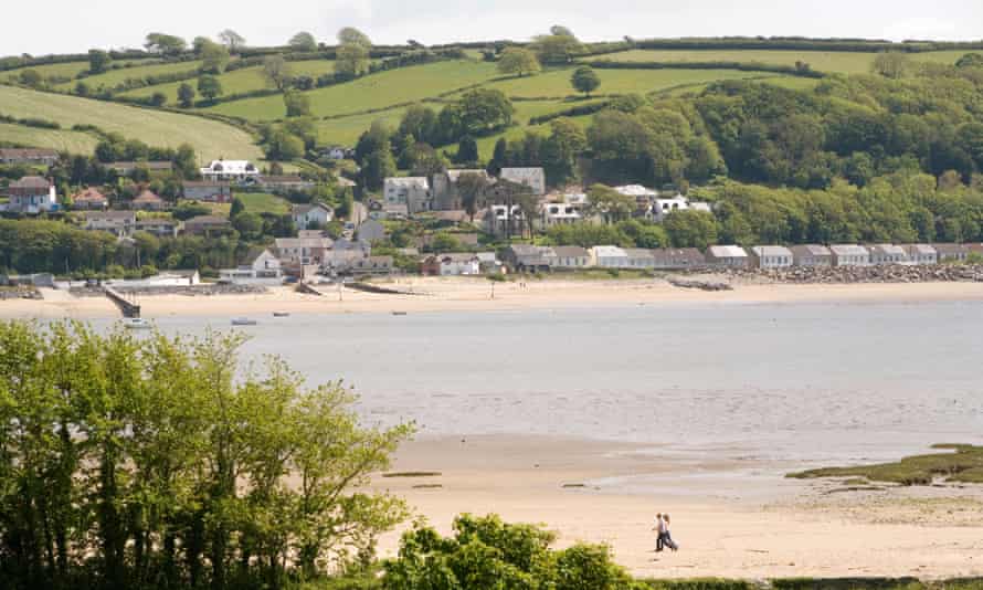 A view from near Llansteffan to Ferryside.