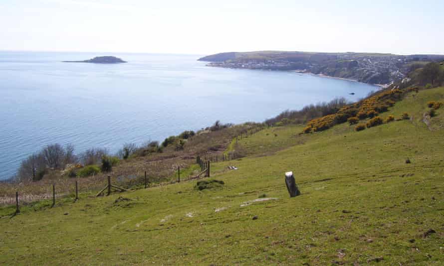 Windsworth labyrinth looking south-west