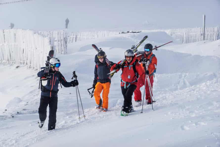 Skiers on Carn Aosda